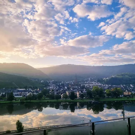 Mv Roemerlodge Mit Einmaligem Moselpanoramablick *
