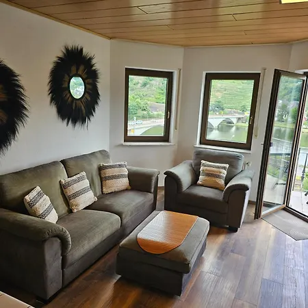 Mv Roemerlodge Mit Einmaligem Moselpanoramablick Treis-Karden